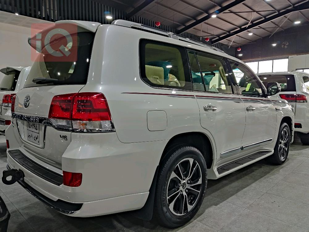 تويوتا لاندكروزر